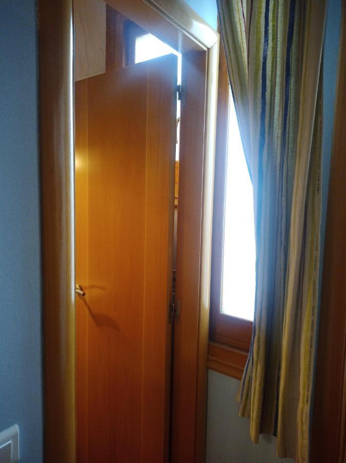 Hotel La Botiga Prades Room photo